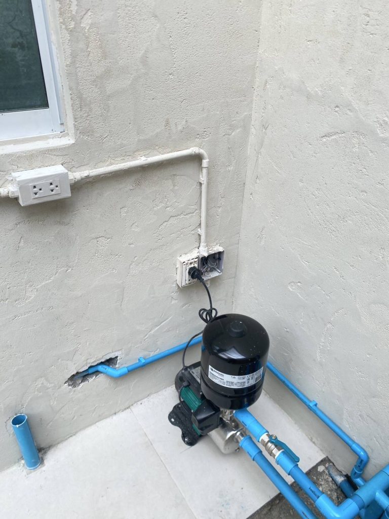 ปลั๊กไฟและกล่องพักสาย