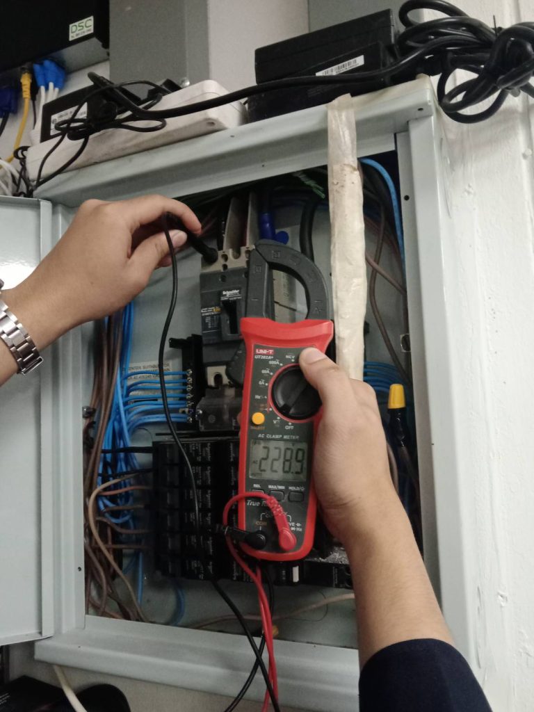 วัดไฟตู้โหลดเซ็นเตอร์