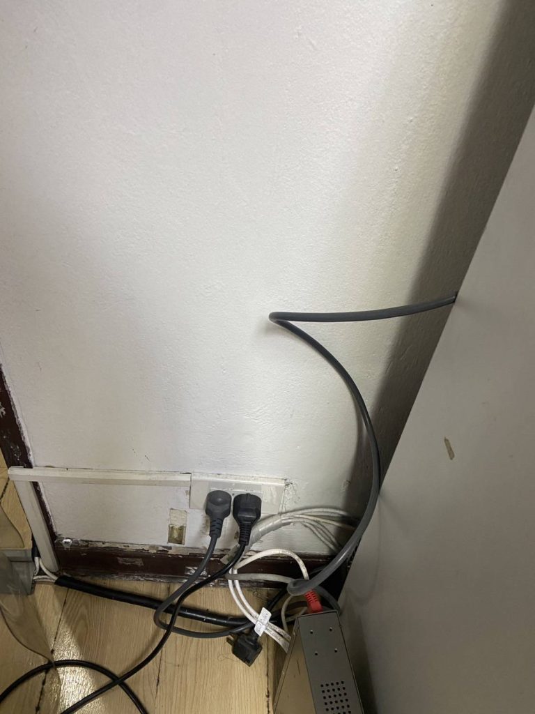 ตรวจเช็กปลั๊กไฟ