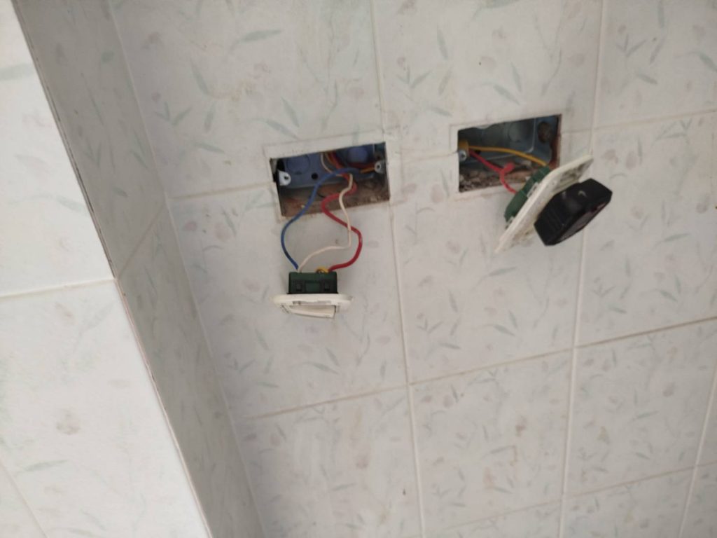 เช็กปลั๊กไฟ