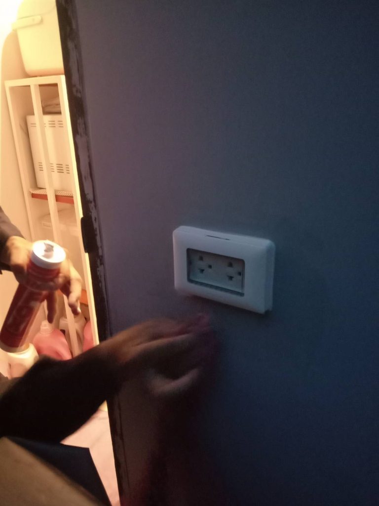 ตรวจเช็กปลั๊กไฟ