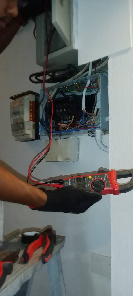 วัดไฟตู้คอนซูมเมอร์