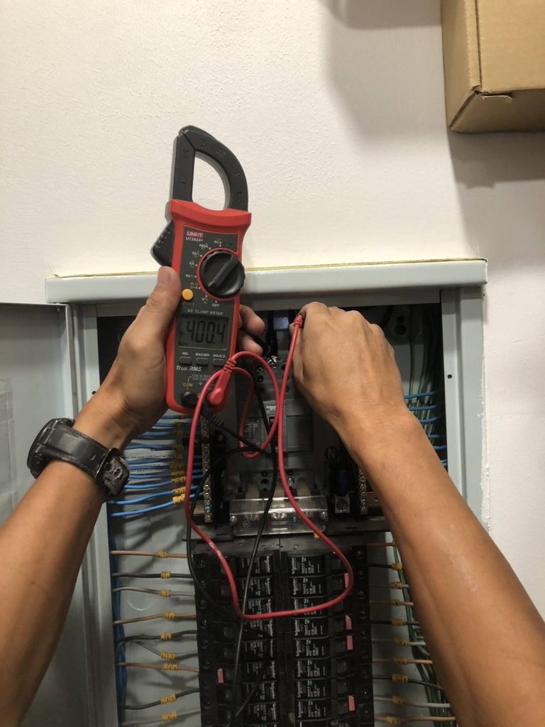 วัดไฟตู้โหลดเซ็นเตอร์