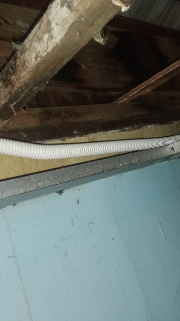 แนวท่อสายไฟ