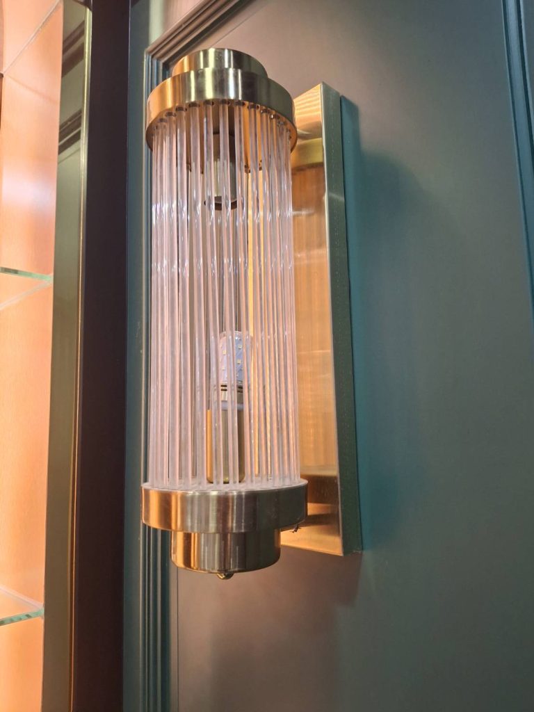 โคมไฟติดผนัง