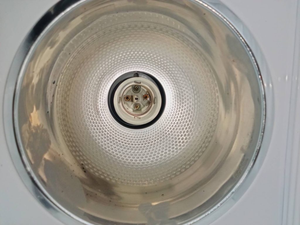 ขั้วหลอดไฟดาวน์ไลท์