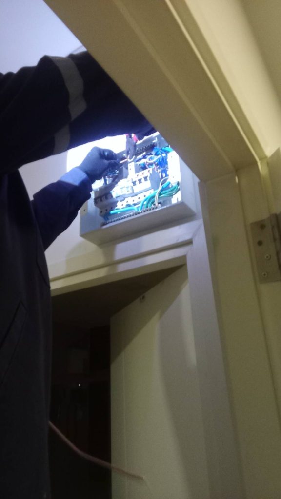 ตรวจเช็กตู้คอนซูมเมอร์