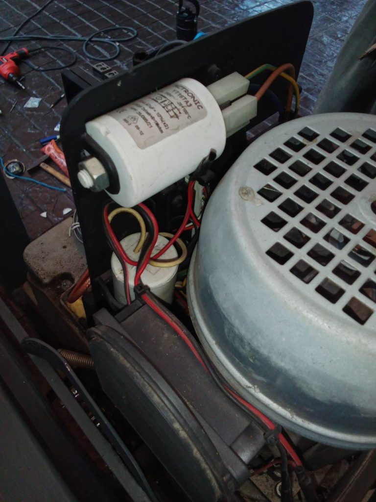 ซ่อมมอเตอร์ประตูรีโมท