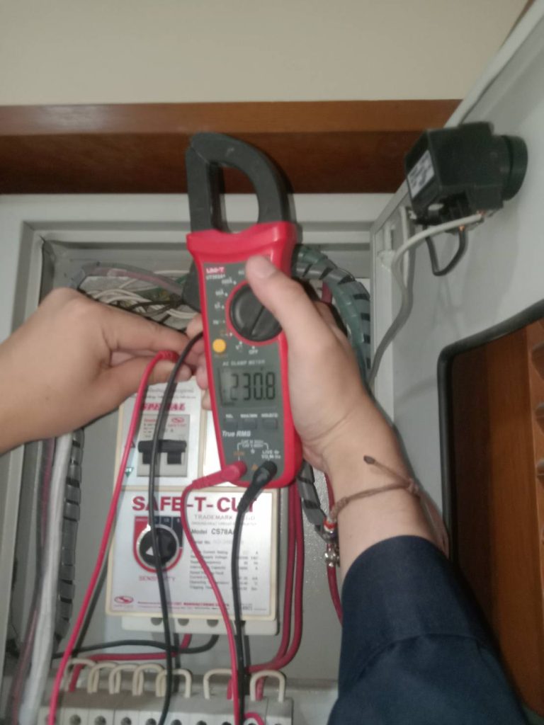 ตู้ควบคุมไฟฟ้า