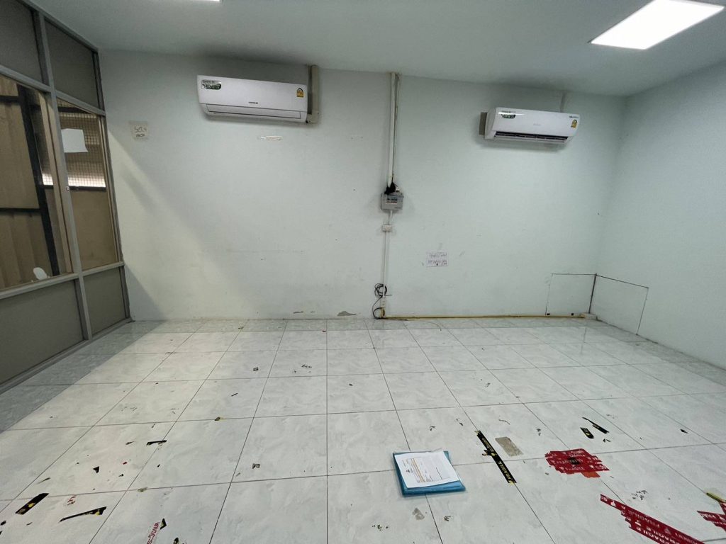 ตู้คอนซูมเมอร์และแนวท่อสายไฟ