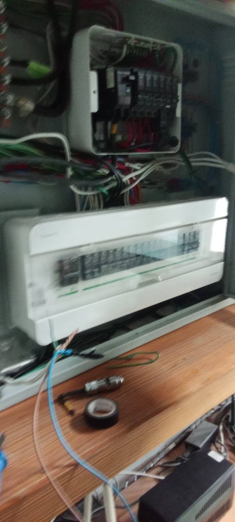 เช็ดเมนเบรกเกอร์