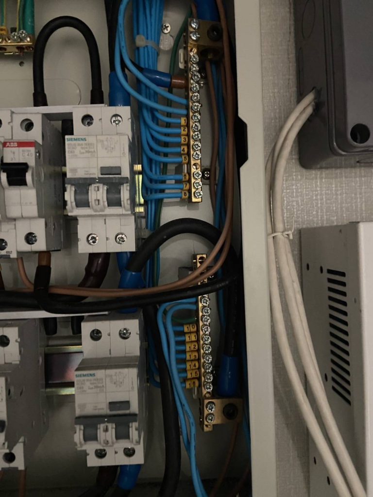 งานติดตั้งตู้ไฟ