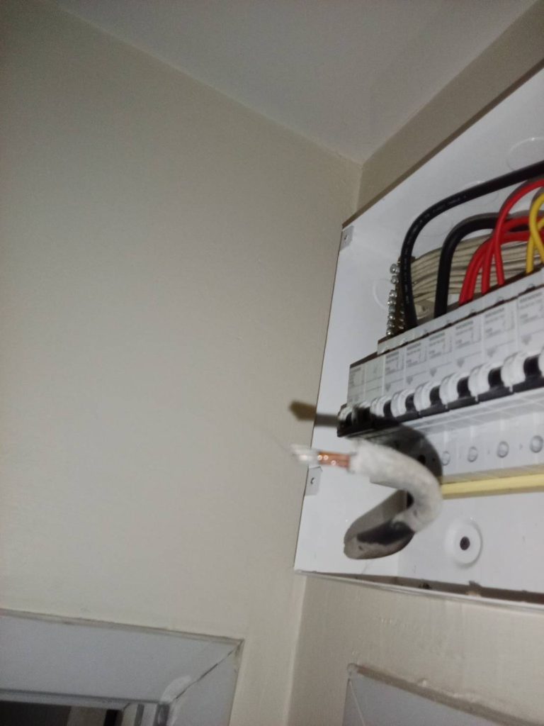 ตู้คอนซูมเมอร์