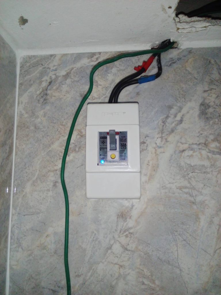 ตรวจเช็กเบรกเกอร์