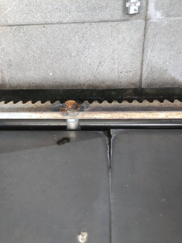 ซ่อมแก้ประตูรีโมท