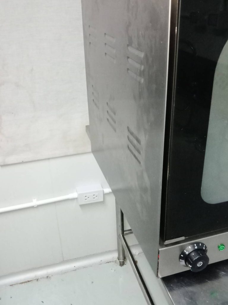 ปลั๊กไฟและท่อร้อยสาย