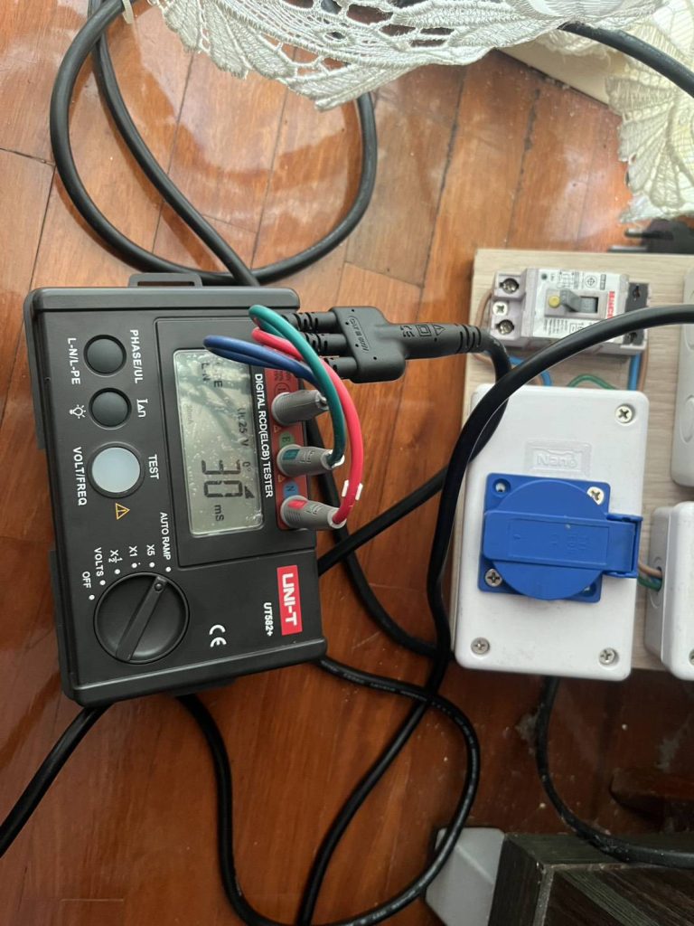UNI-T UT582+ Digital RCD (ELCB)