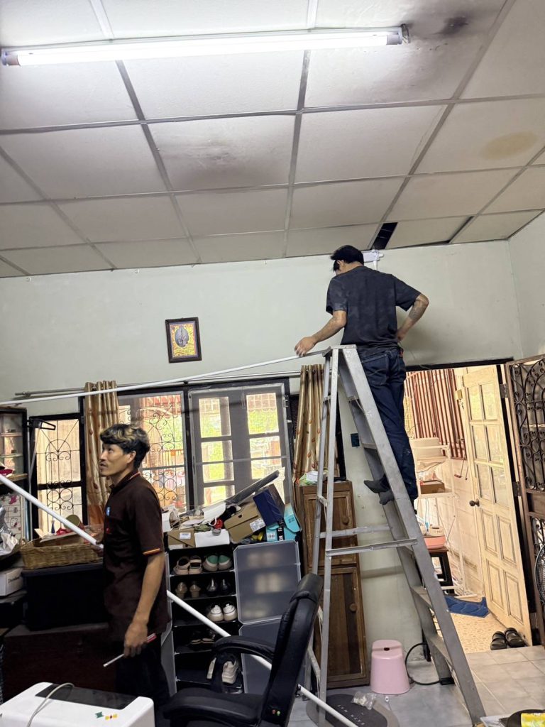 เดินท่อร้อยสายติดตั้งปลั๊ก