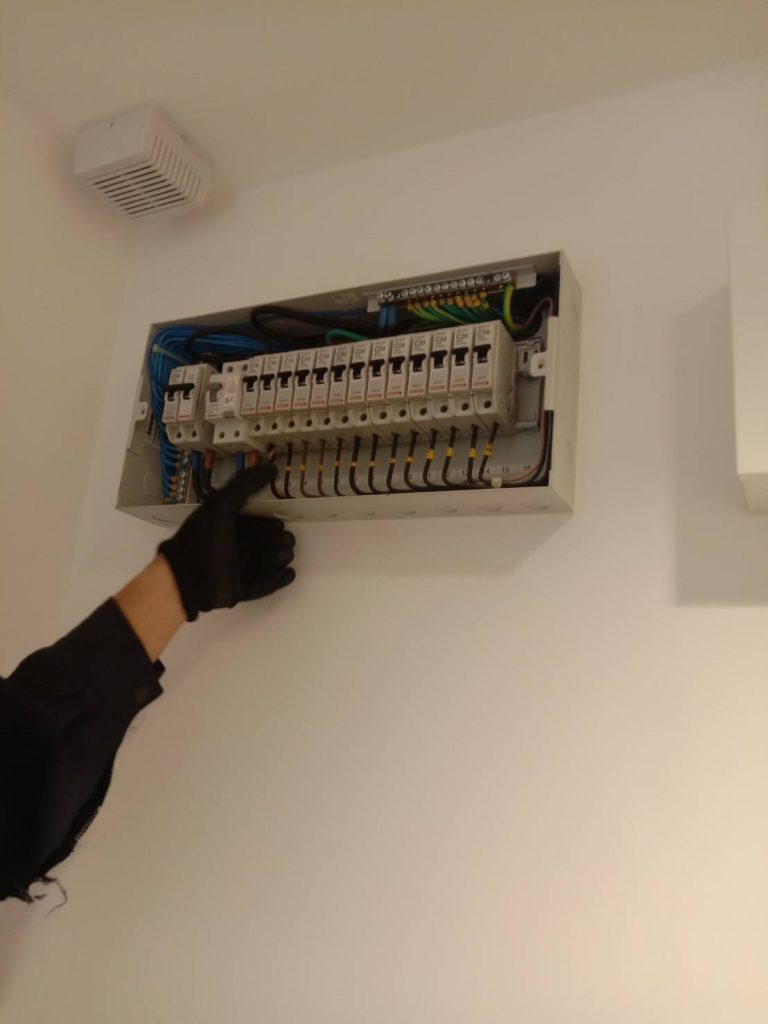 ตรวจเช็กตู้คอนซูมเมอร์