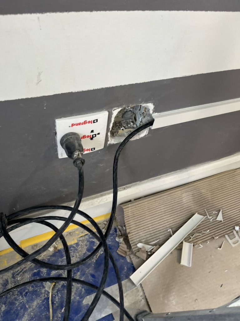 จุดติดตั้งปลั๊กไฟ