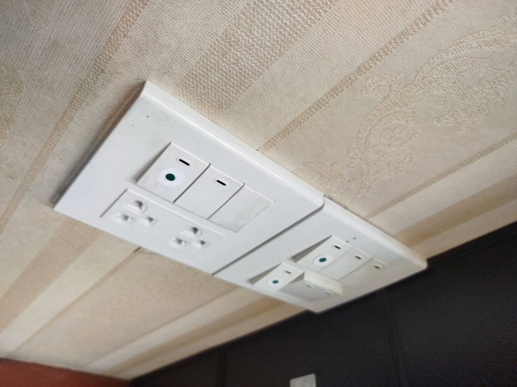 ปลั๊กและสวิตช์