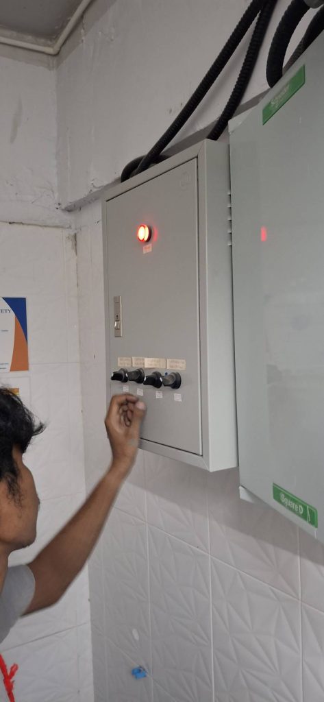 ตรวจเช็กตู้ควบคุม