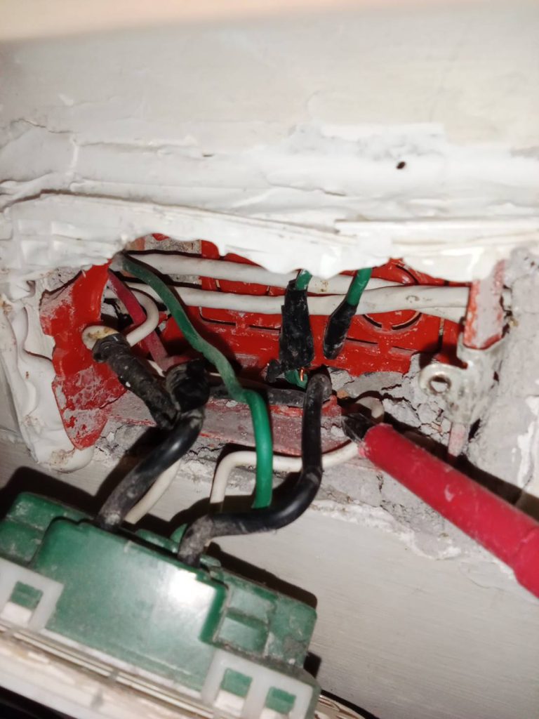 รื้อปลั๊กหาจุดช็อต