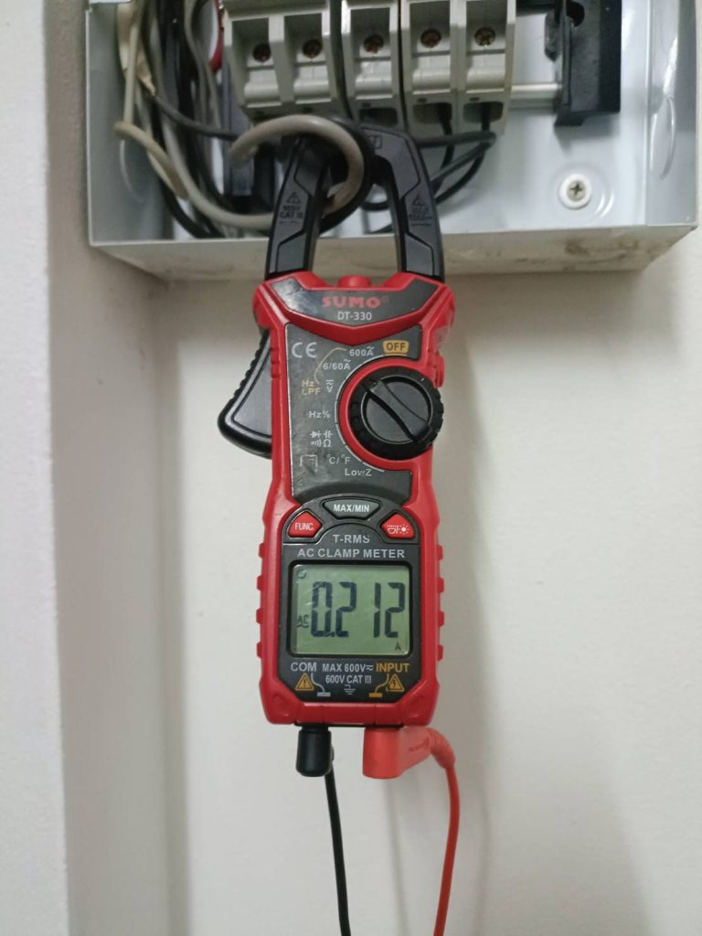 คล้องสายวัดไฟ