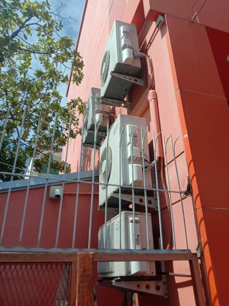 คอนเดนเซอร์แอร์