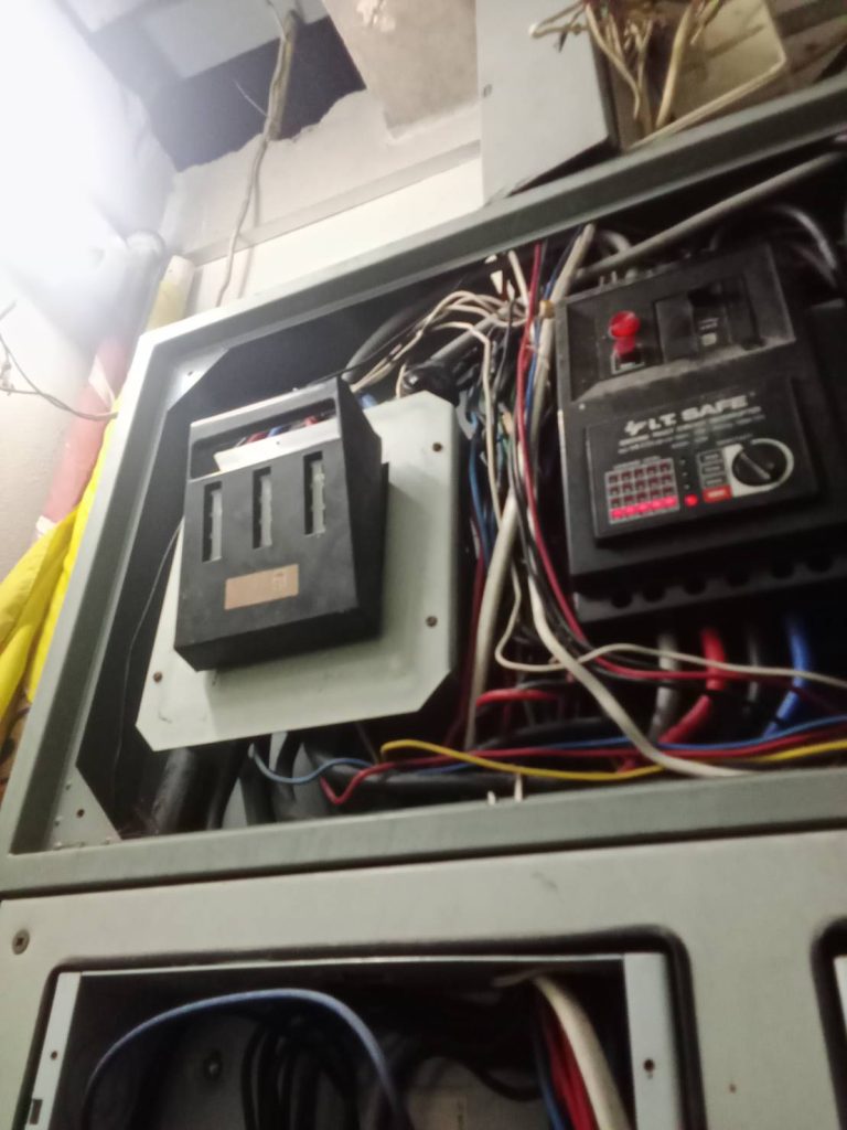 เครื่องตัดไฟ