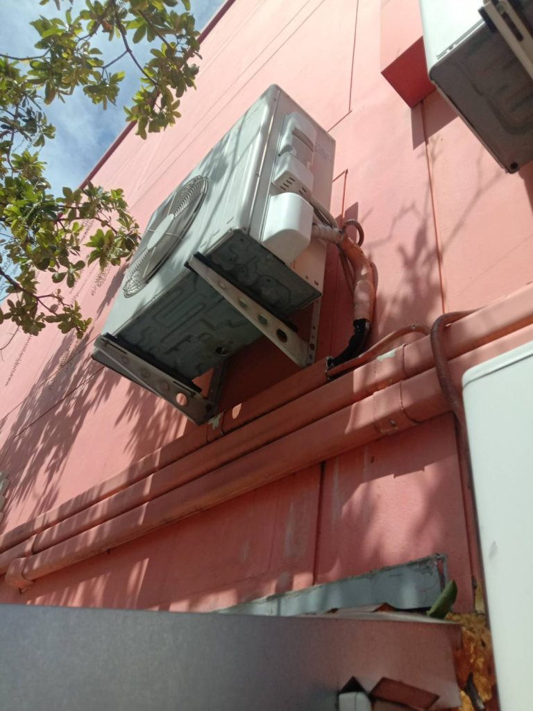 คอนเดนเซอร์แอร์