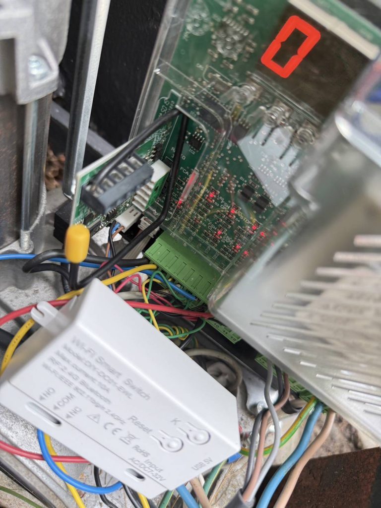 ตรวจเช็กวงจรมอเตอร์ประตูรีโมท