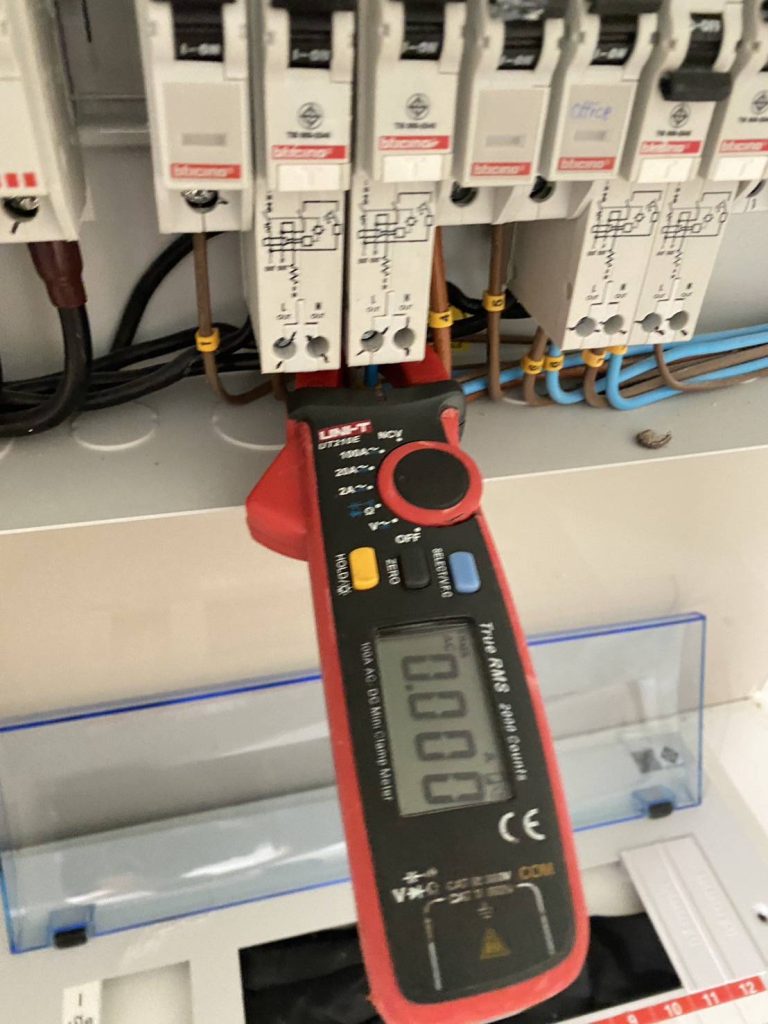 วัดไฟตู้คอนซูมเมอร์