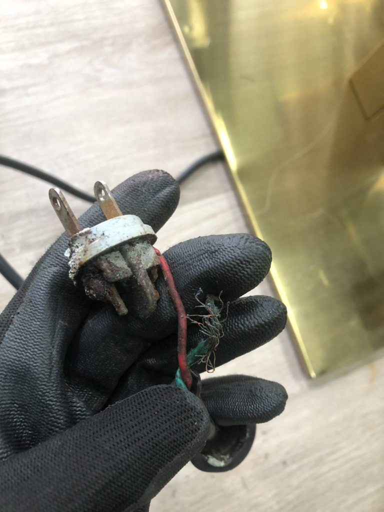 ปลั๊กไฟช็อตไหม้