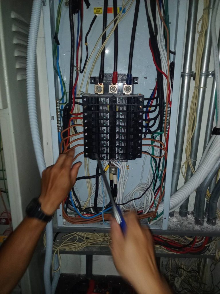 ตรวจเช็กตู้โหลดเซ็นเตอร์