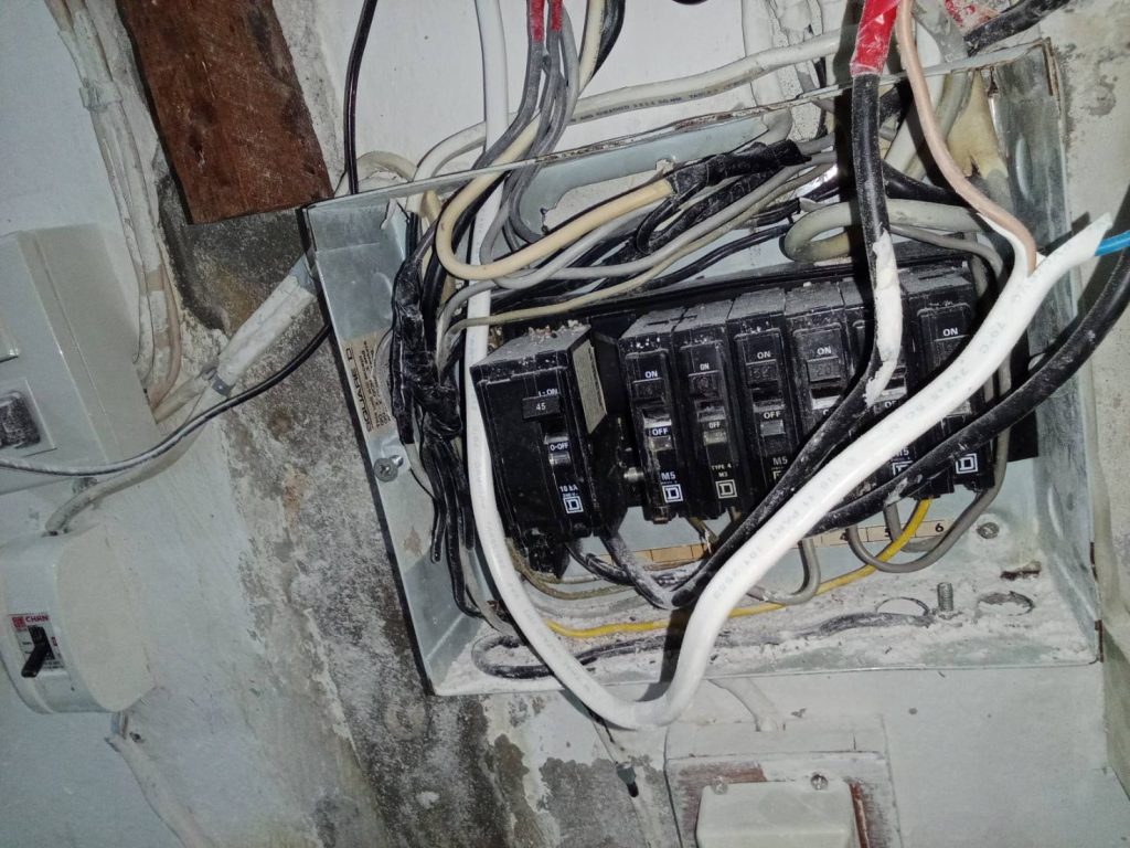 ตู้คอนซูมเมอร์