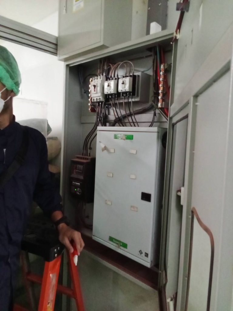 ตรวจเช็กตู้ไฟ