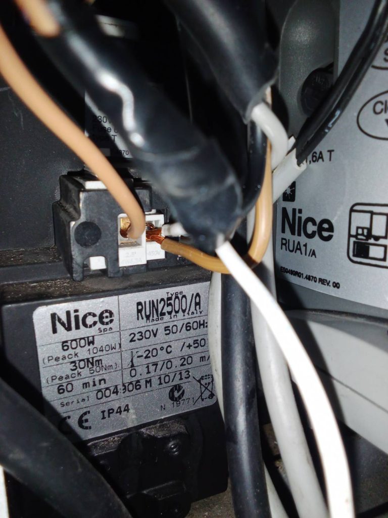 สายไฟวงจรมอเตอร์ประตูรีโมท