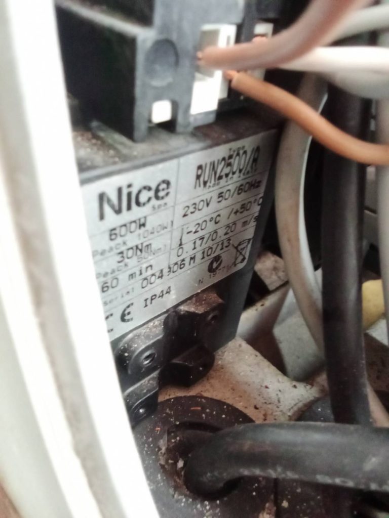 สายไฟวงจรมอเตอร์ประตูรีโมท