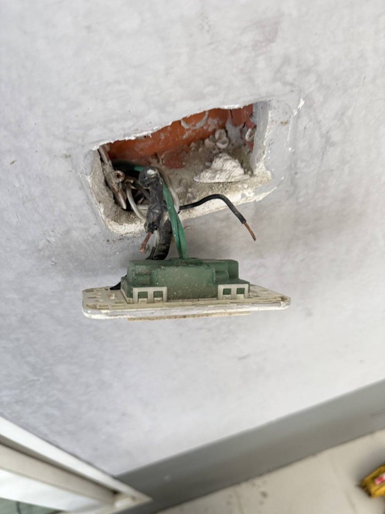 ปลั๊กไฟ