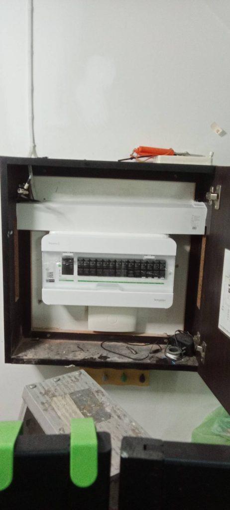 ติดตั้งตู้คอนซูมเมอร์ยูนิต