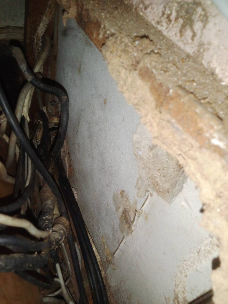 สายไฟเก่าเสี่ยงช็อต