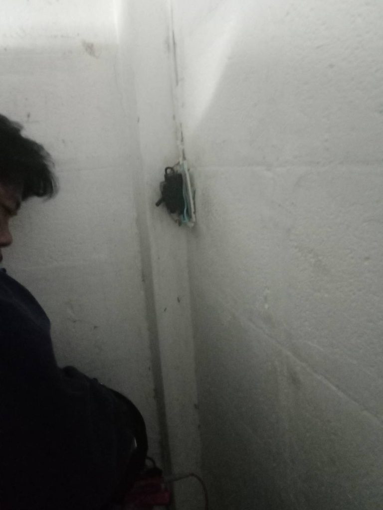 เบรกเกอร์