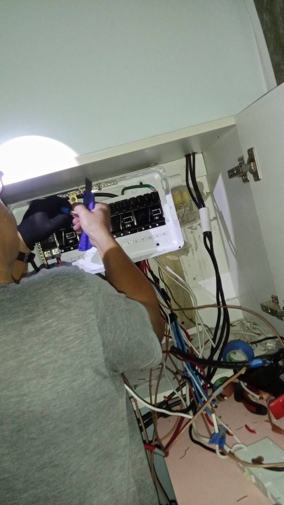 ติดตั้งสายไฟเข้าตู้คอนซูมเมอร์