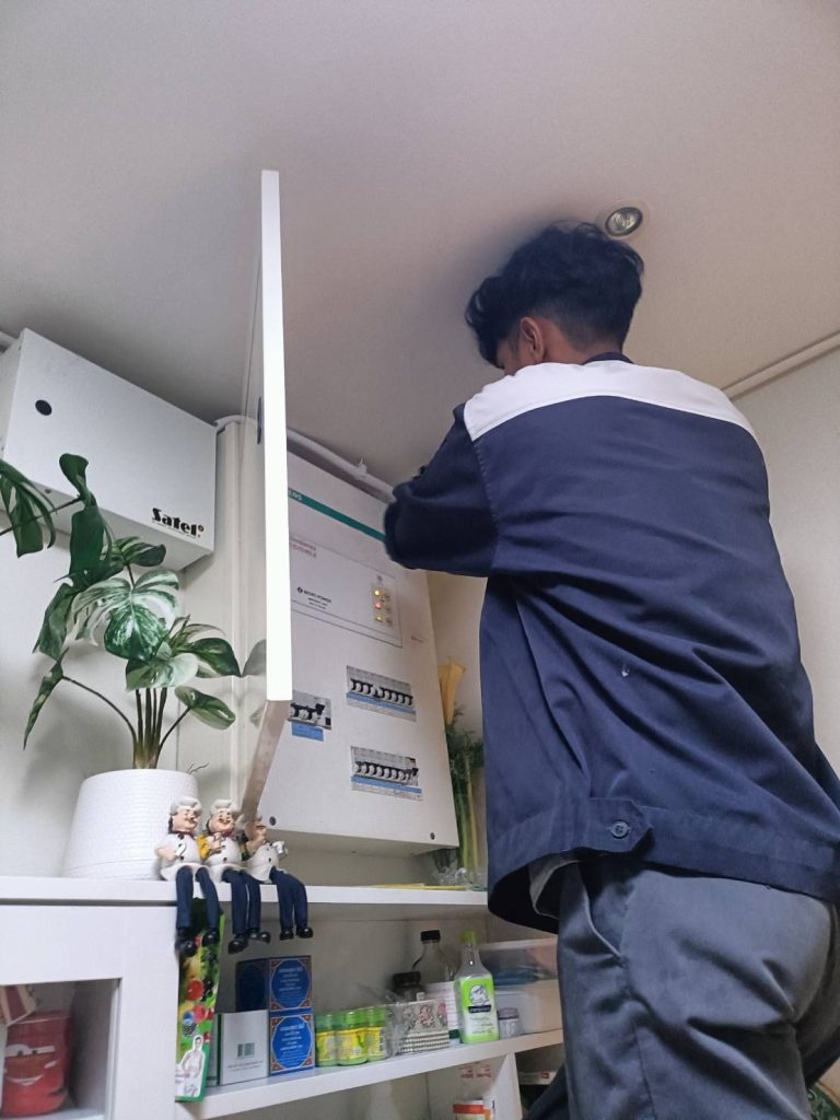 ตรวจเช็กตู้คอนซูมเมอร์