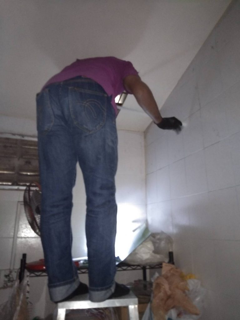 เปิดฝ้าเช็กสายไฟ