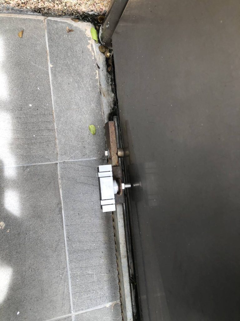 ซ่อมแก้ประตูรีโมท