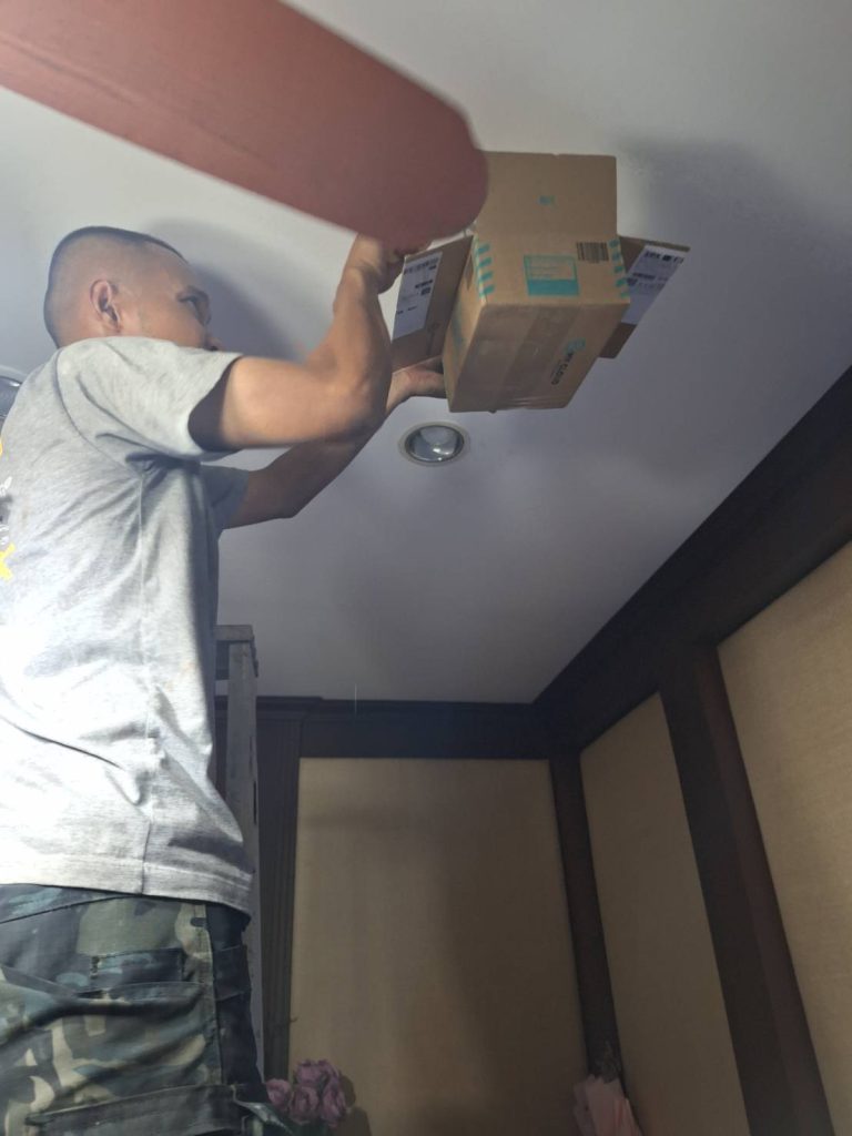 เจาะฝ้าติดตั้งดาวน์ไลท์