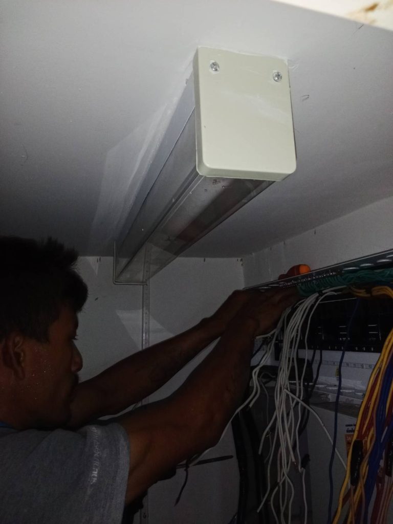 ติดตั้งตู้คอนซูมเมอร์ยูนิต