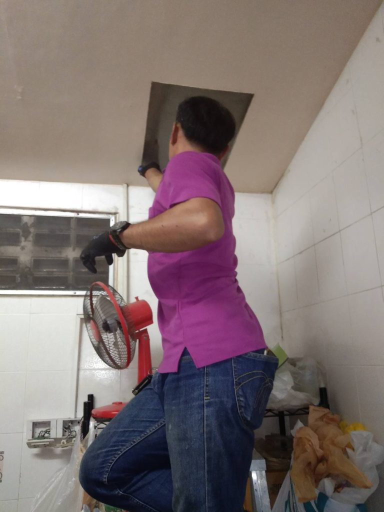 เปิดฝ้าเช็กสายไฟ